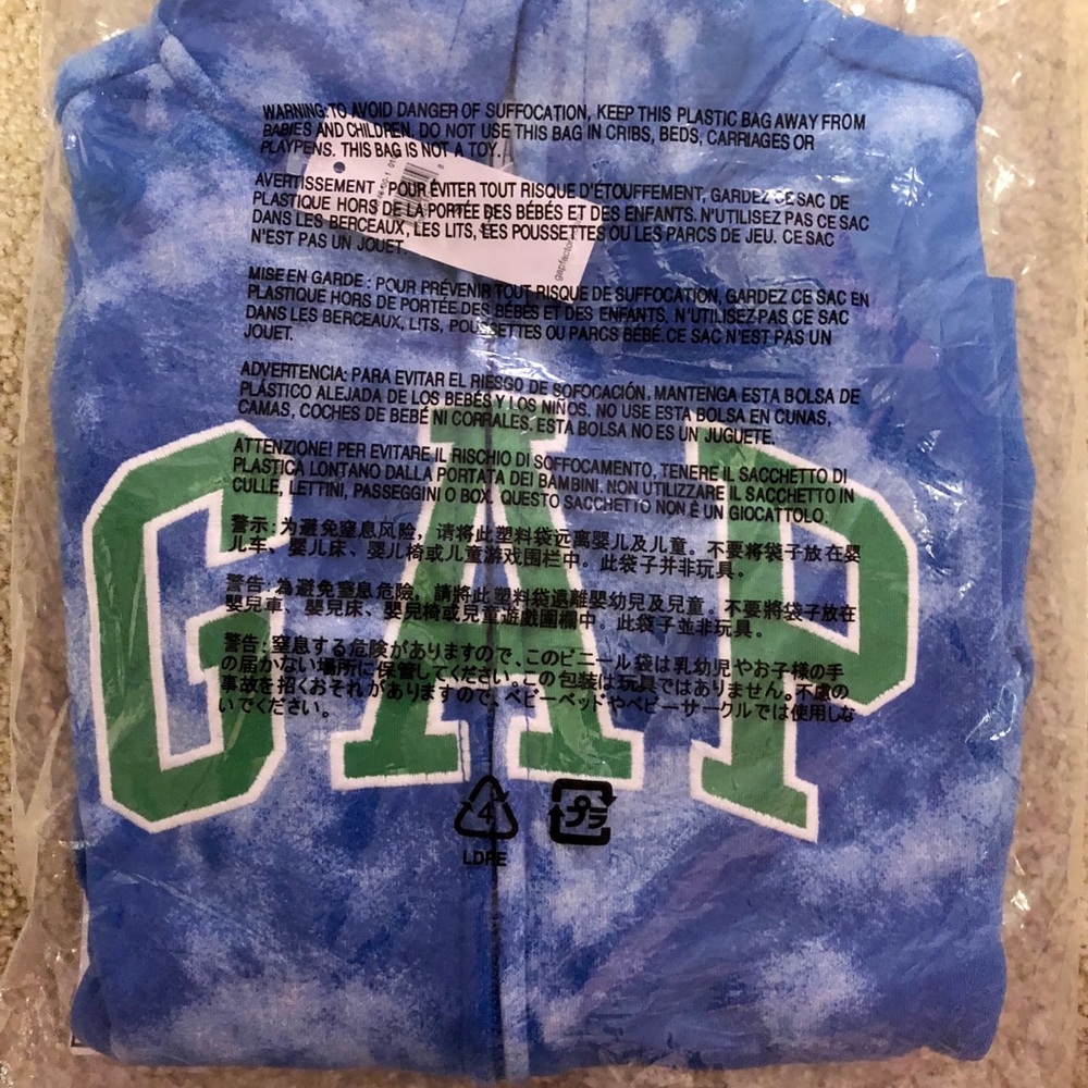 NWT Gap sweatshirt